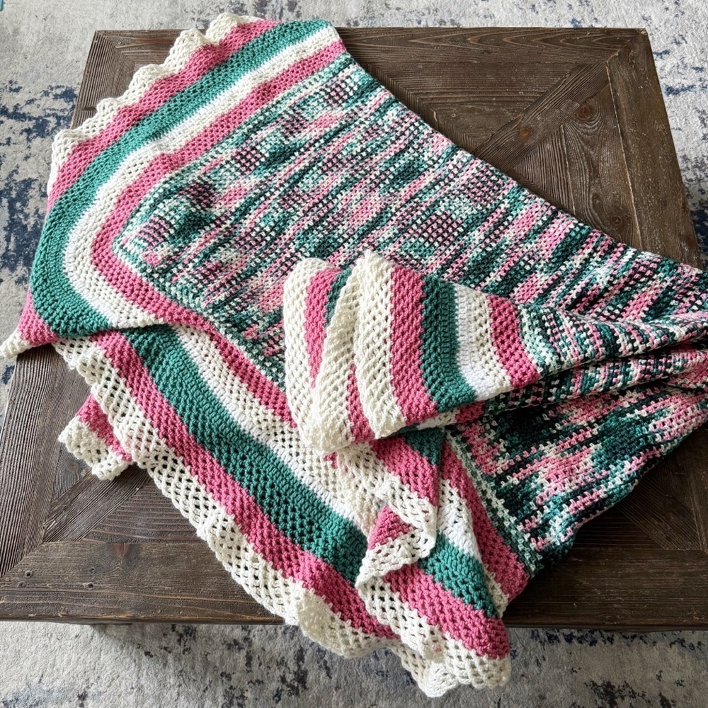 Vintage Handmade Crochet Blanket Throw Square Ruffle Flounce Edge